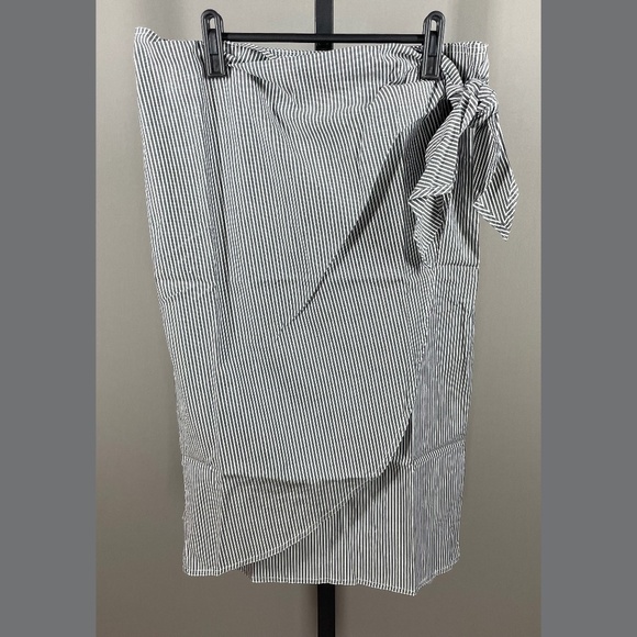 NEW Chaps Skirt Womens 6 black stripe faux wrap straight midi preppy casual - Picture 1 of 11